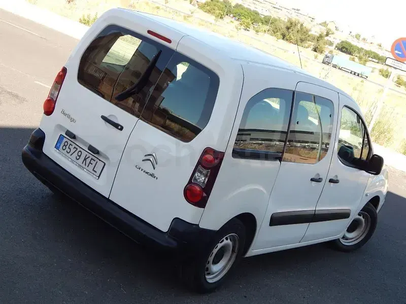 Usado Citroën Berlingo Live 75 CV (55 kW) 2018 Blanco Monovolumen