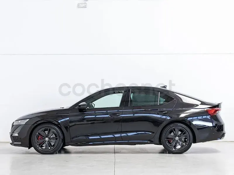 Usado Skoda Octavia RS 245 CV (180 kW) 2021 Negro Berlina