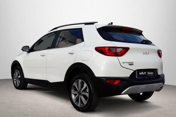 Usado Kia Stonic 121 CV (88 kW) 2024 Blanco SUV