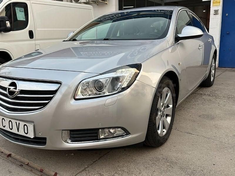 Usado Opel Insignia Selective 130 CV (95 kW) 2013 Gris / plata Berlina
