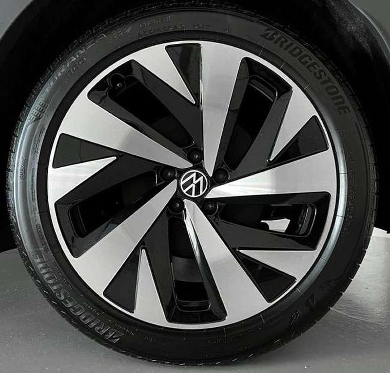 Usado VW ID.4 Pro 150 kW (204 CV) 2025 Gris SUV