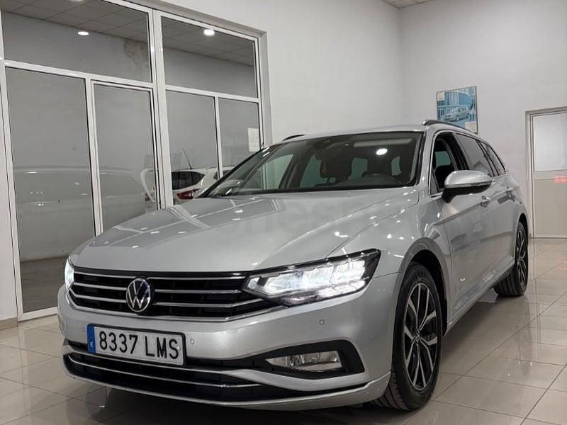 Usado VW Passat Executive 122 CV (89 kW) 2021 Gris / plata Familiar