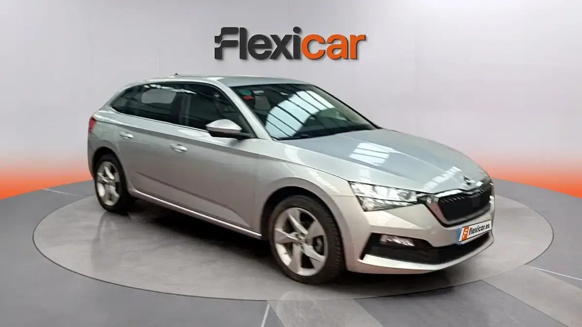Usado Skoda Scala Active 95 CV (69 kW) 2021 Utilitario