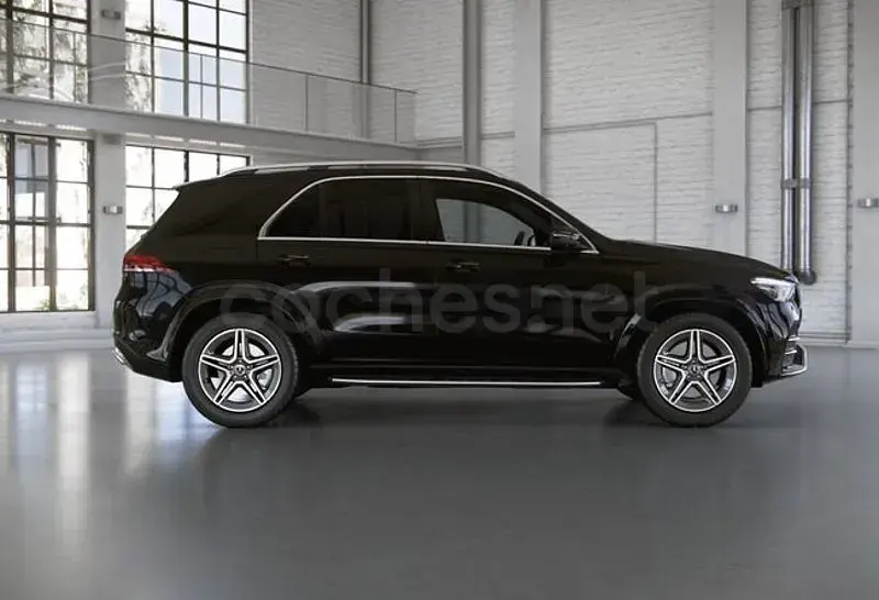 Occasion Mercedes GLE400 AMG line 330 PK (242 kW) 2022 Zwart SUV