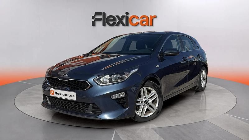 Begagnad Kia Ceed 140 HK (102 kW) 2020 Blå Halvkombi