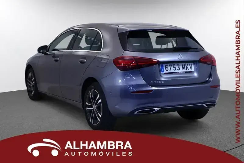 Usado Mercedes A250 218 CV (160 kW) 2024 Gris Berlina