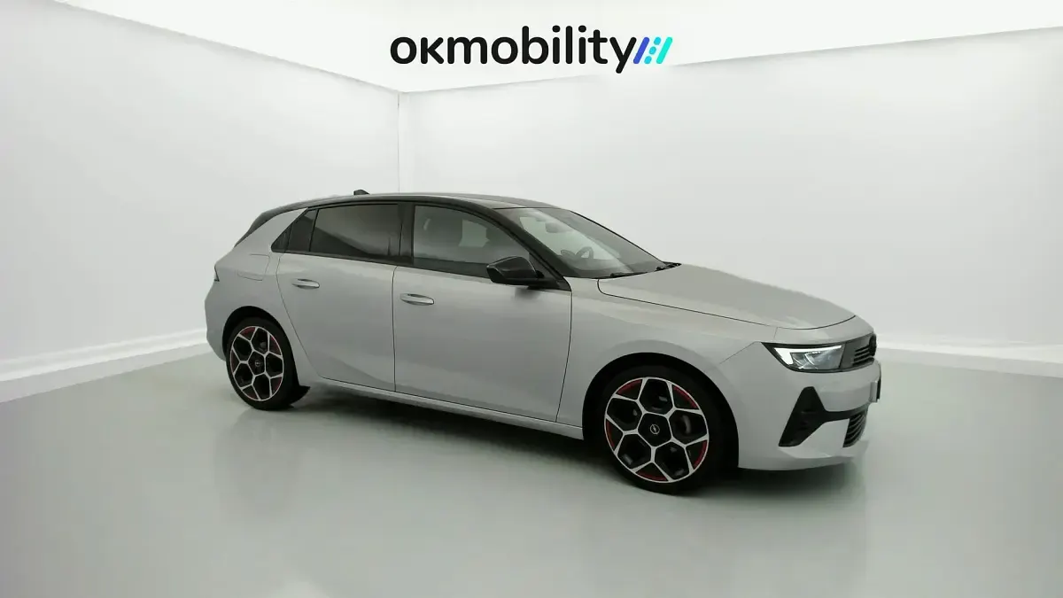 Usado Opel Astra GS Line 130 CV (95 kW) 2022 Plata cristal Utilitario