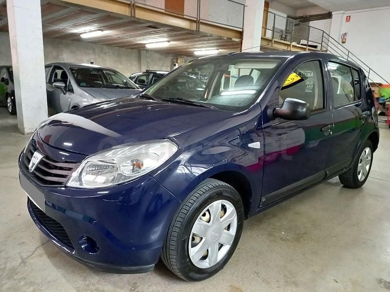 Usado Dacia Sandero Ambiance 75 CV (55 kW) 2011 Azul Berlina