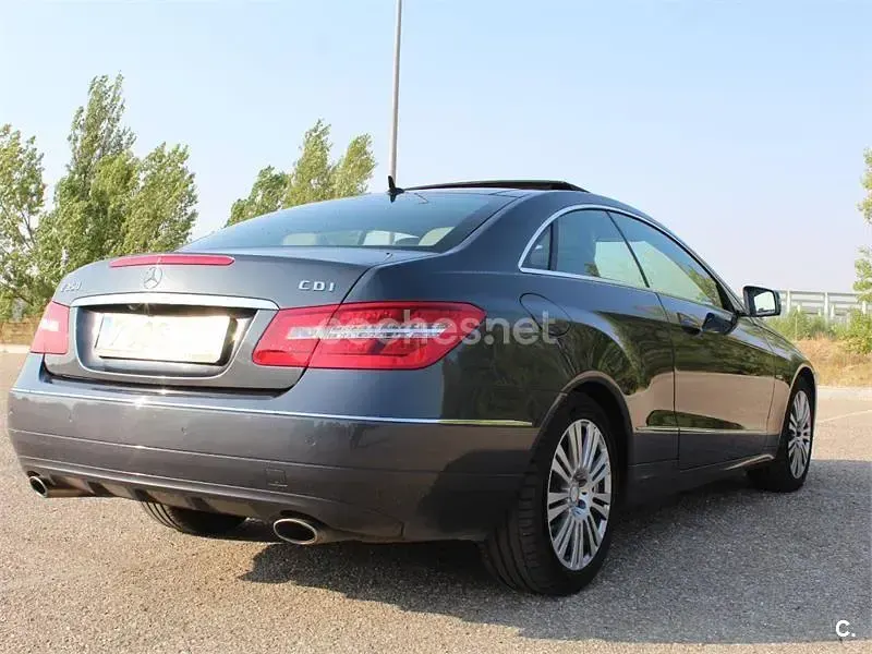 Usado Mercedes E350 Elegance 231 CV (169 kW) 2010 Azul Coupe