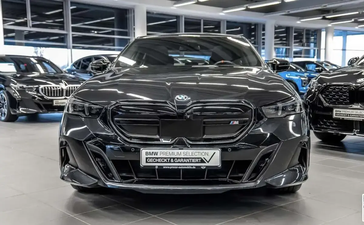Usado BMW i5 M Sport 442 kW (601 CV) 2024 Negro Berlina