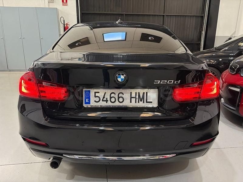 Usado BMW 320 Luxury Line 184 CV (135 kW) 2012 Negro Berlina
