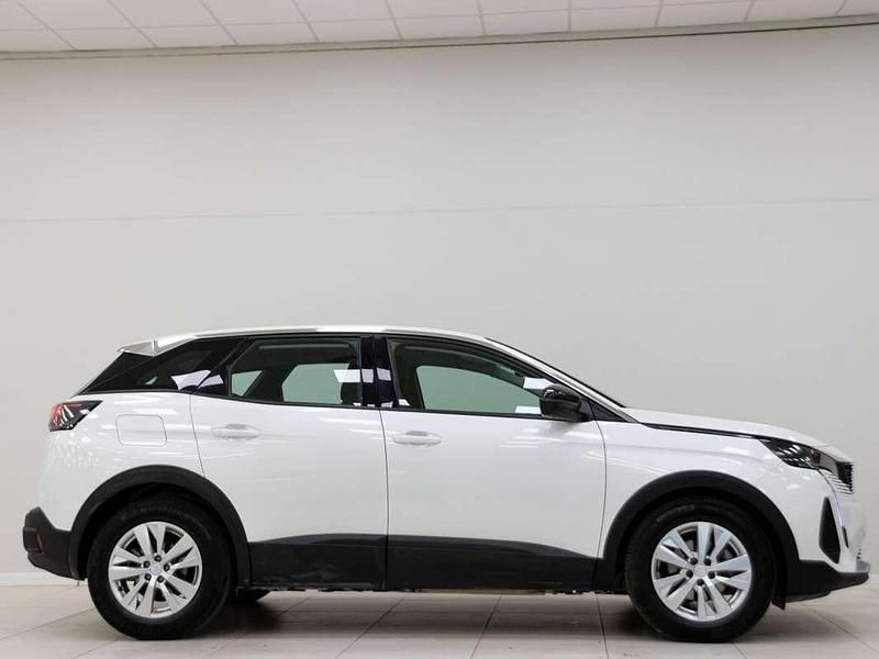 Usado Peugeot 3008 Active 131 CV (96 kW) 2022 Blanco SUV