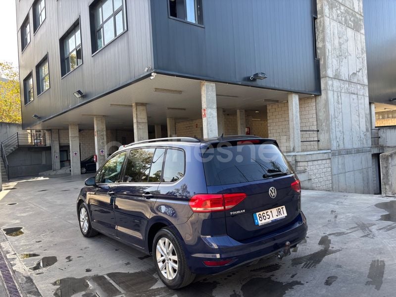 Usado VW Touran Sportline 110 CV (80 kW) 2016 Azul Monovolumen