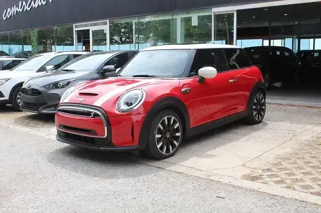 Usado Mini Cooper 135 kW (184 CV) 2024 Rojo Utilitario