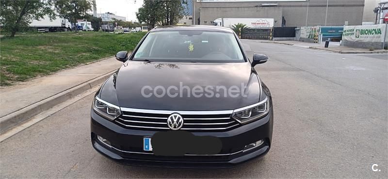 Usado VW Passat Advance 150 CV (110 kW) 2018 Negro Berlina