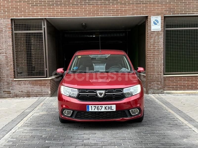 Usado Dacia Sandero Ambiance 90 CV (66 kW) 2018 Rojo Berlina