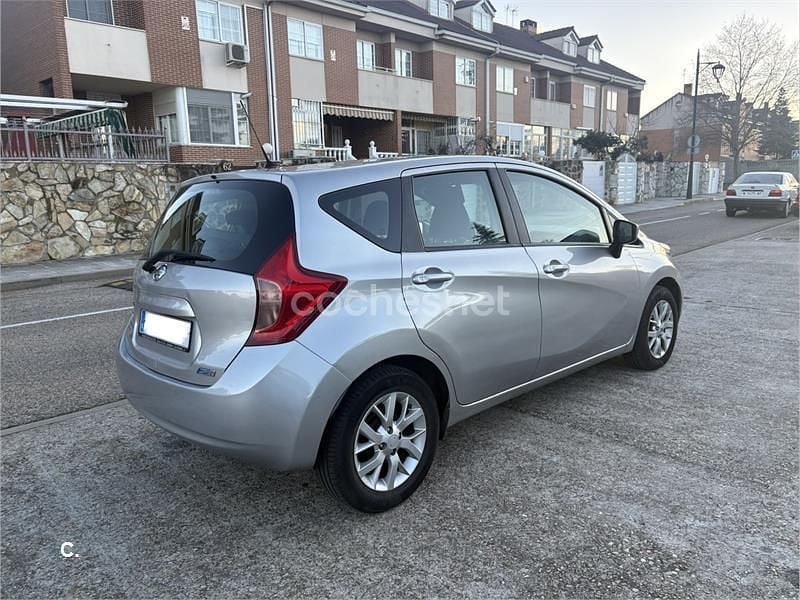 Usado Nissan Note Comfort 90 CV (66 kW) 2014 Gris / plata Utilitario