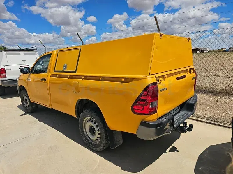 Używany Toyota HiLux 150 KM (110 kW) 2020 Żółty Pickup