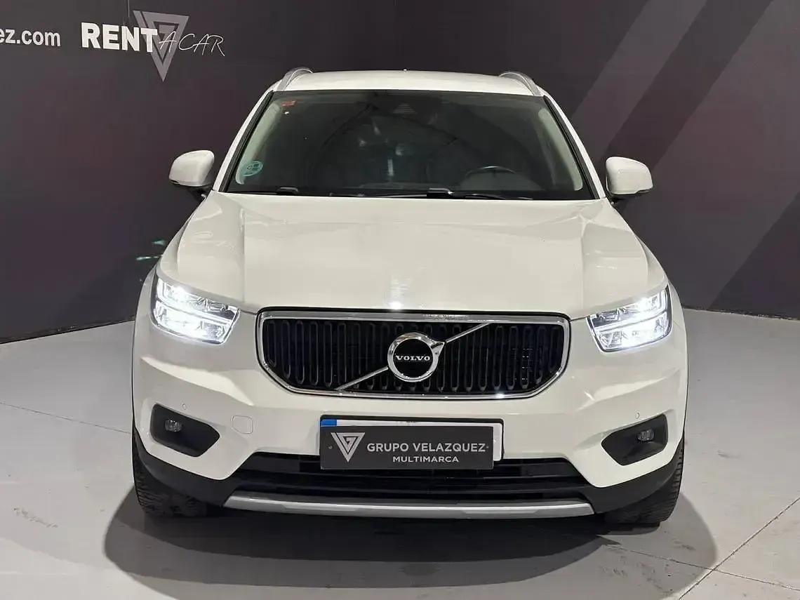 Usado Volvo XC40 Momentum 129 CV (94 kW) 2021 Blanco SUV