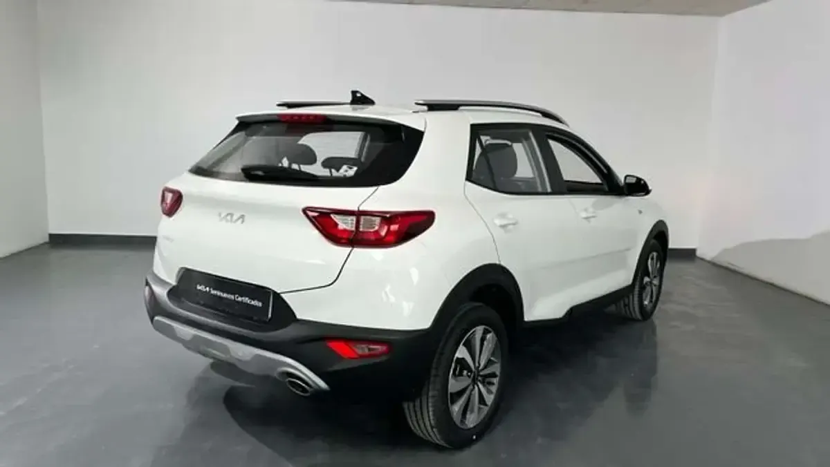 Usado Kia Stonic 77 CV (56 kW) 2025 Blanco SUV
