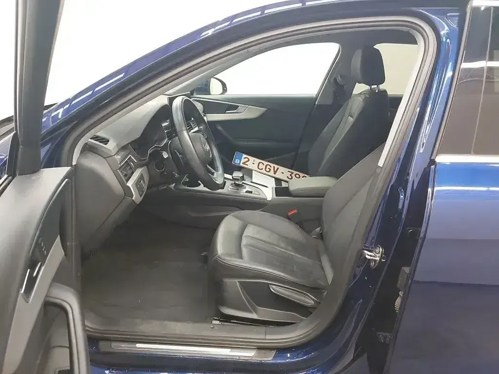 Usado Audi A4 Advanced Plus 136 CV (100 kW) 2022 Azul Familiar