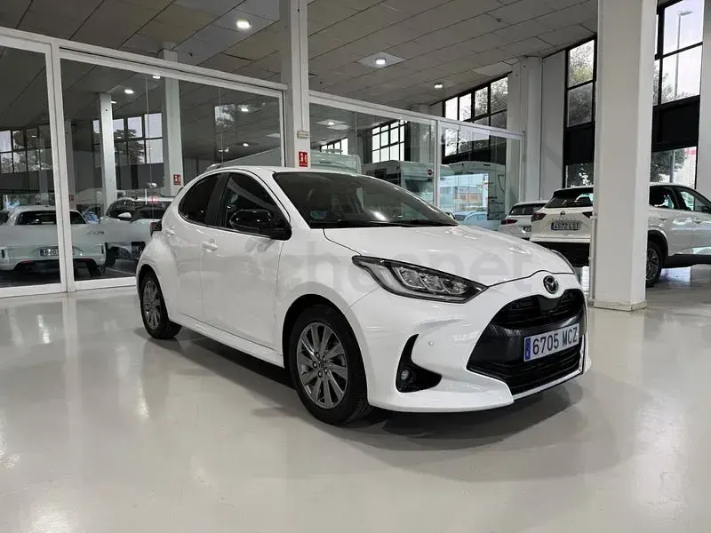 Usado Mazda 2 Exclusive-Line 116 CV (85 kW) 2023 Blanco Utilitario