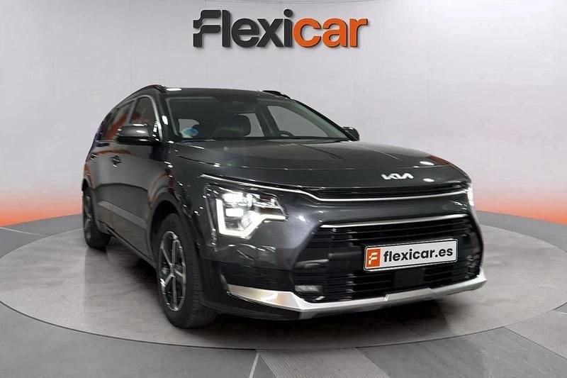 Gris Usado 2025 Kia Niro SUV | 23.990 € (Buen precio) - Imagen 1/4