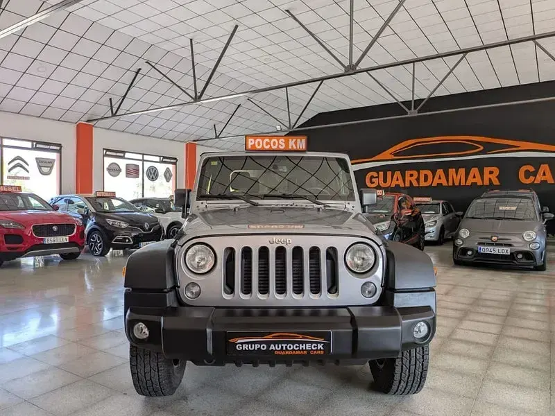 Usado Jeep Wrangler Sport 200 CV (147 kW) 2016 Gris / plata SUV