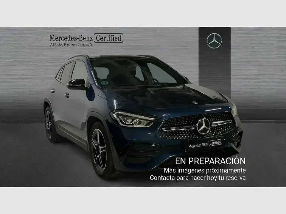 Usado Mercedes GLA200 AMG line 150 CV (110 kW) 2022 Azul SUV