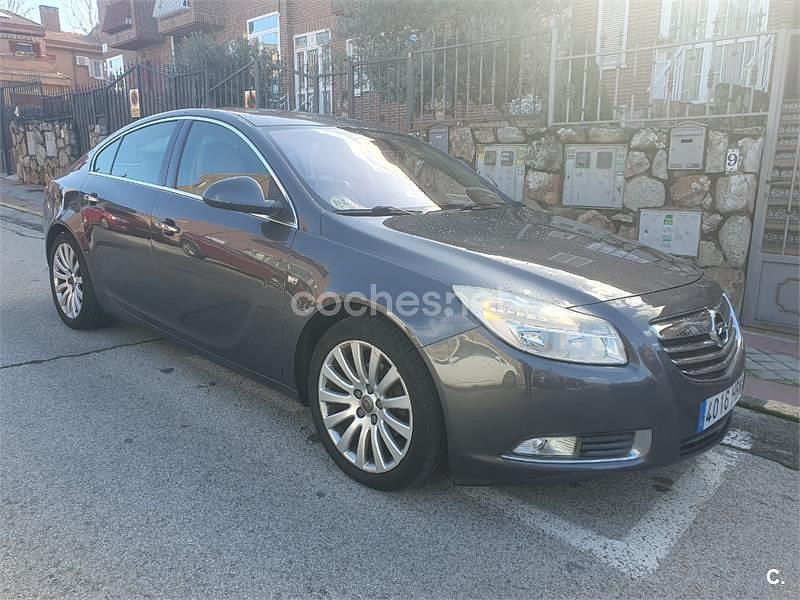 Gris / plata Usado 2011 Opel Insignia Edition Berlina | 4990 € (Buen precio) - Imagen 1/4