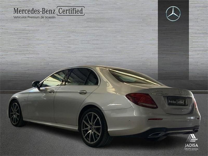 Usado Mercedes E220 194 CV (142 kW) 2020 Gris / plata Berlina
