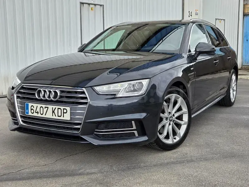 Usado Audi A4 S-Line 150 CV (110 kW) 2017 Gris / plata Familiar