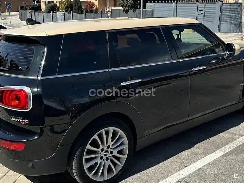 Usado Mini Cooper D Clubman 150 CV (110 kW) 2015 Negro Familiar