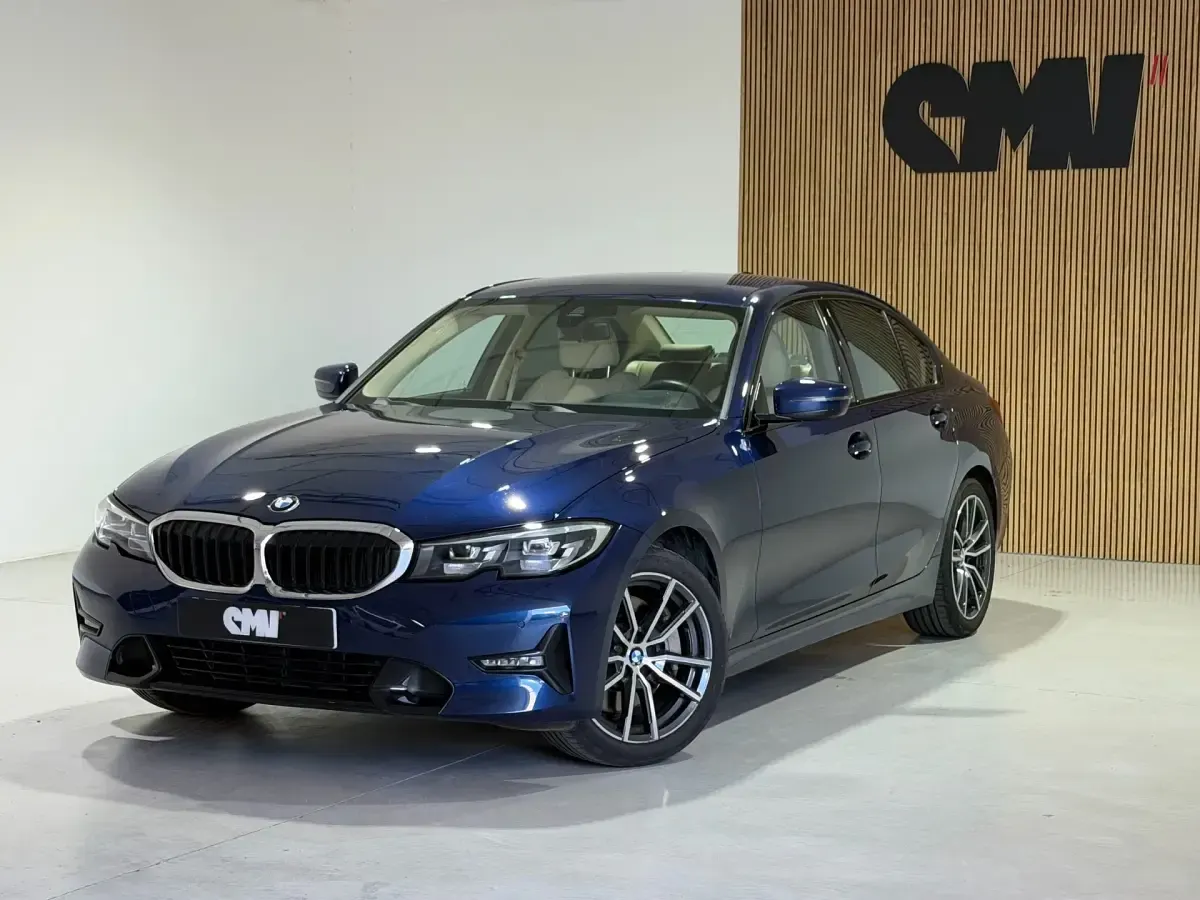 Usado BMW 330 Shadowline 258 CV (189 kW) 2019 Azul Berlina