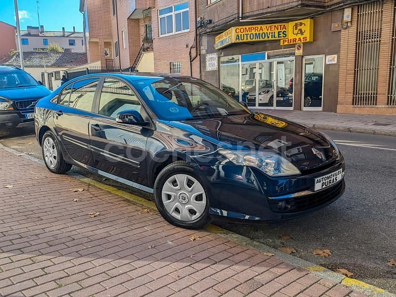 Usado Renault Laguna III 130 CV (95 kW) 2010 Azul Berlina