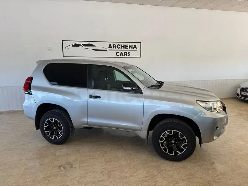 Usado Toyota Land Cruiser 204 CV (150 kW) 2021 Gris / plata SUV