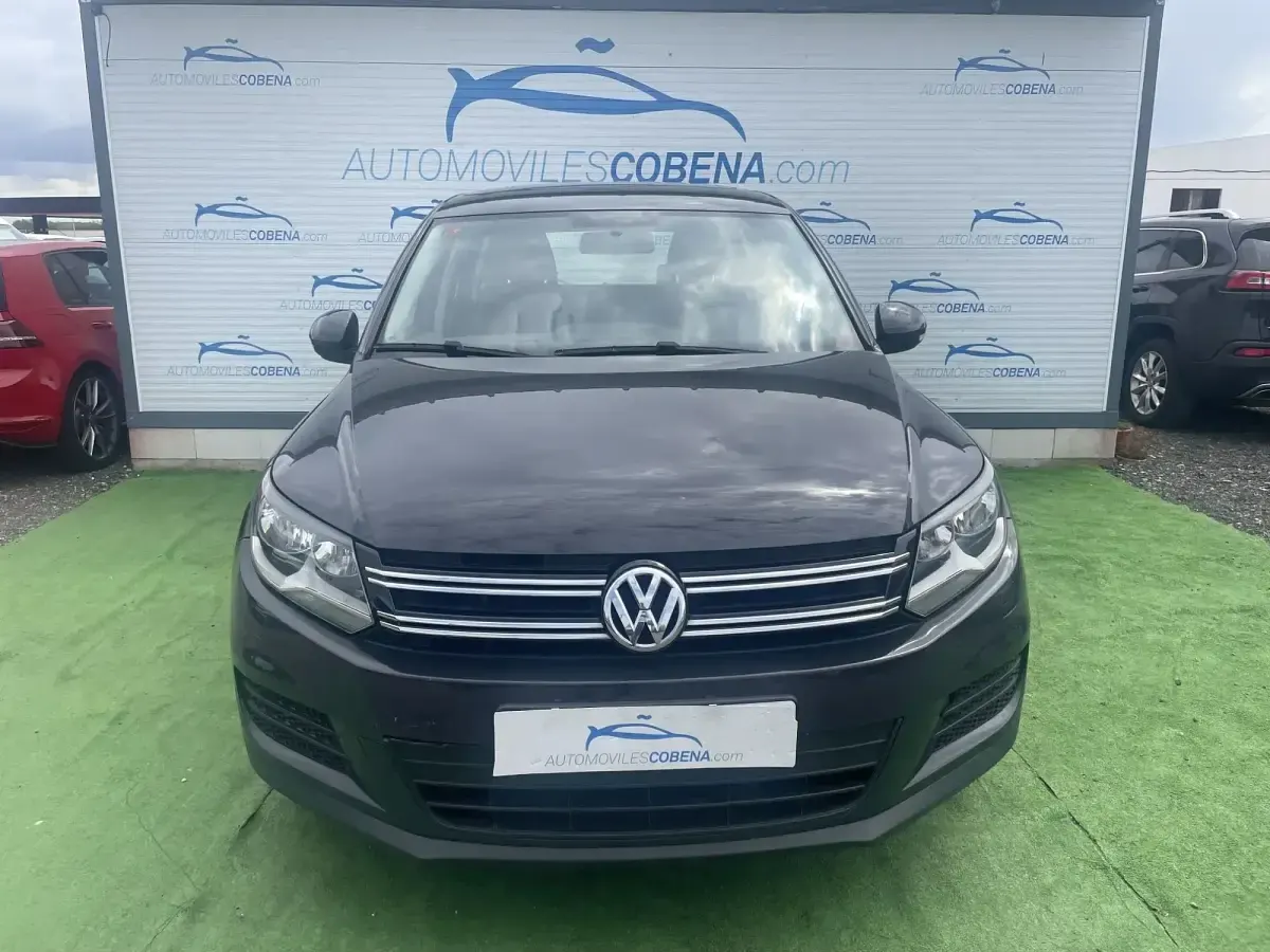 Usado VW Tiguan Edition 125 CV (91 kW) 2016 Gris SUV
