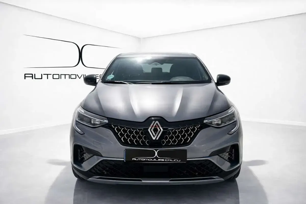 Usado Renault Arkana Techno 140 CV (102 kW) 2025 Gris SUV