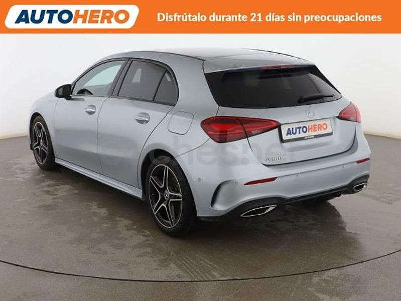 Usado Mercedes A180 AMG line 136 CV (100 kW) 2025 Gris Berlina
