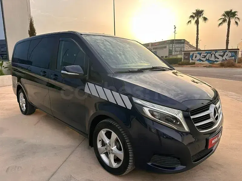 Usado Mercedes V250 Avantgarde 190 CV (139 kW) 2016 Azul Monovolumen