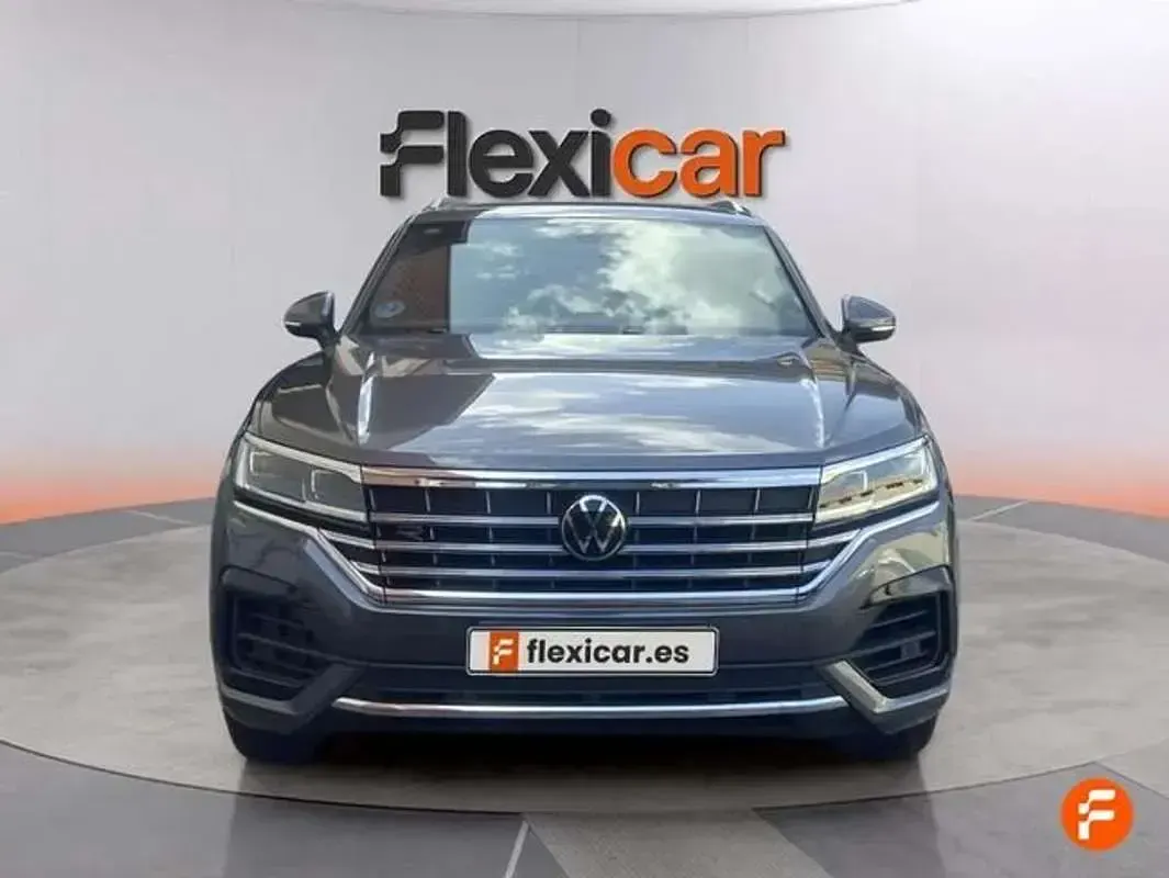 Usado VW Touareg 286 CV (210 kW) 2022 Gris SUV