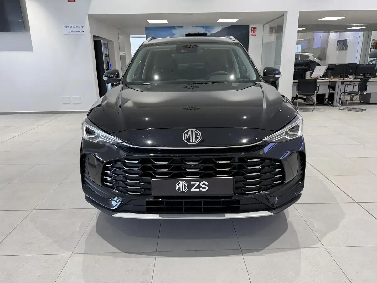 Nuevo MG ZS Comfort 116 CV (85 kW) 2025 Negro Berlina