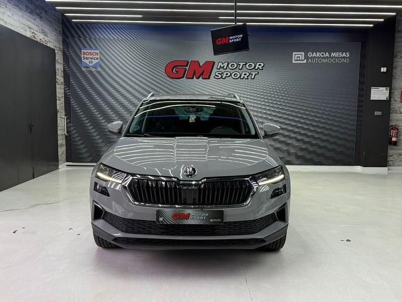 Usado Skoda Karoq Ambition 150 CV (110 kW) 2022 Gris / plata SUV