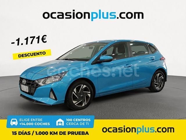 Gris / plata Usado 2023 Hyundai i20 Berlina | 12.890 € (Precio justo) - Imagen 1/4