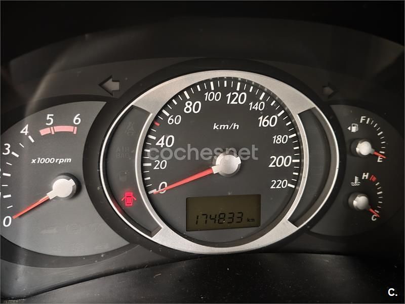 Usado Hyundai Tucson Style 112 CV (82 kW) 2006 Negro SUV