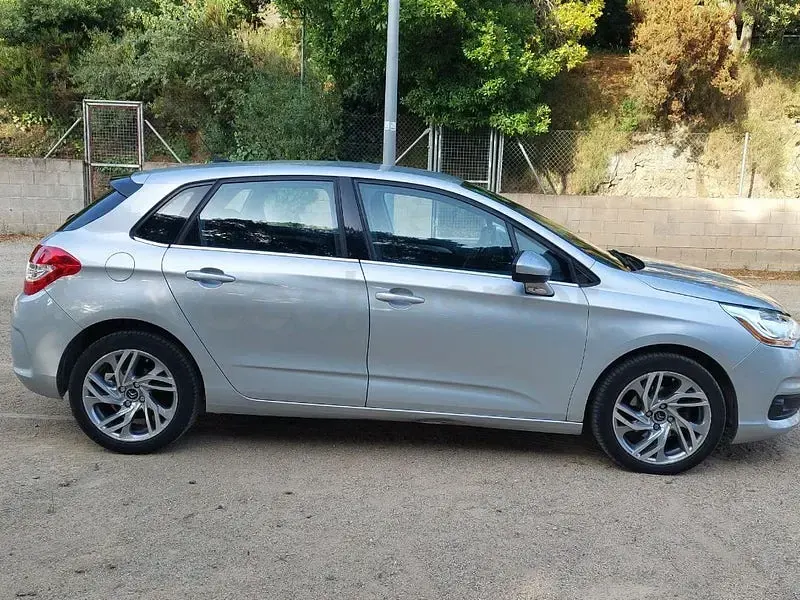 Usado Citroën C4 Exclusive 114 CV (83 kW) 2013 Gris / plata Berlina