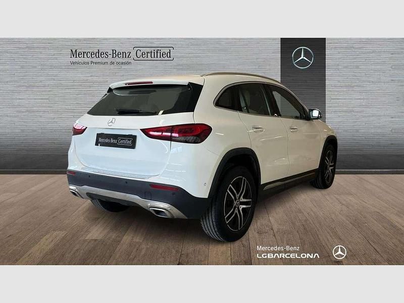 Usado Mercedes GLA180 136 CV (100 kW) 2022 Blanco SUV