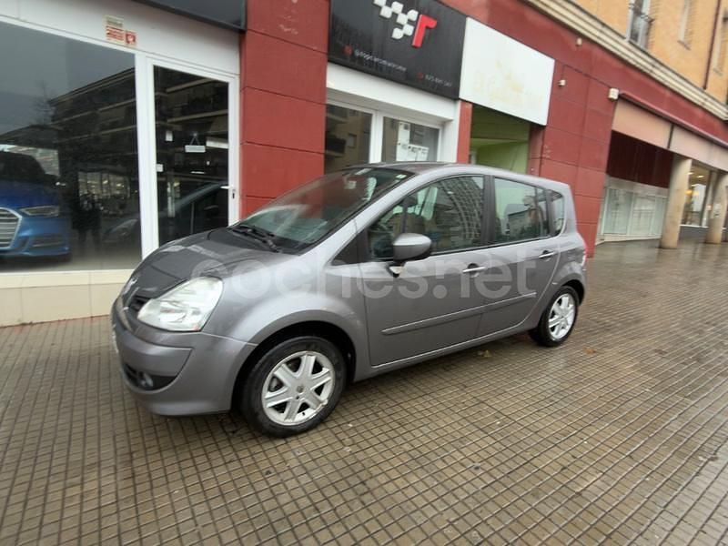 Gris / plata Usado 2010 Renault Grand Modus Dynamique Monovolumen | 5500 € (Precio justo) - Imagen 1/4