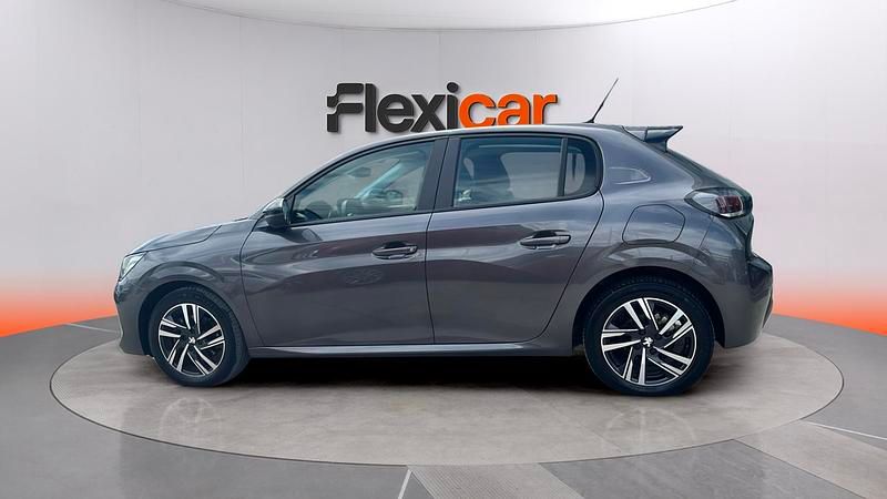 Usado Peugeot 208 Active 102 CV (75 kW) 2023 Gris Utilitario