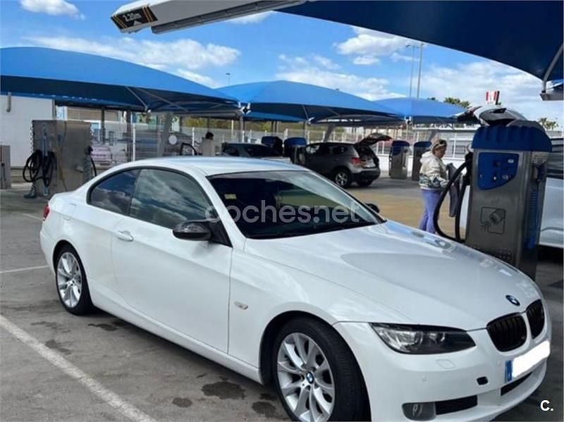 Usado BMW 320 177 HP (130 kW) 2008 Branco Coupé